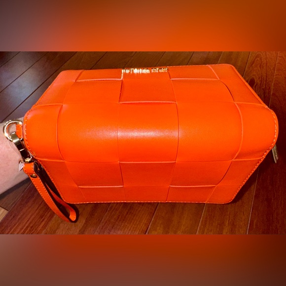 Michael Kors Vibrant Woven Leather Orange Jet Set Travel Case - Picture 4 of 11